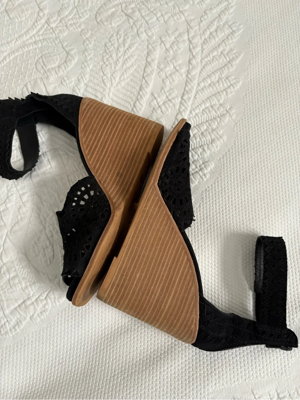 Jeffrey Campbell Del Sol wedges laser cut suede size 7.5